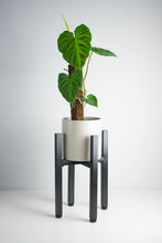 Load image into Gallery viewer, Adjustable Metal Plant Stand - Black
